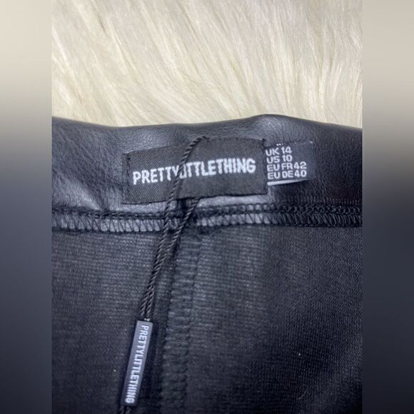 Pretty Little Thing black faux leather straight legged trousers Sz 10 - Picture 2 of 7